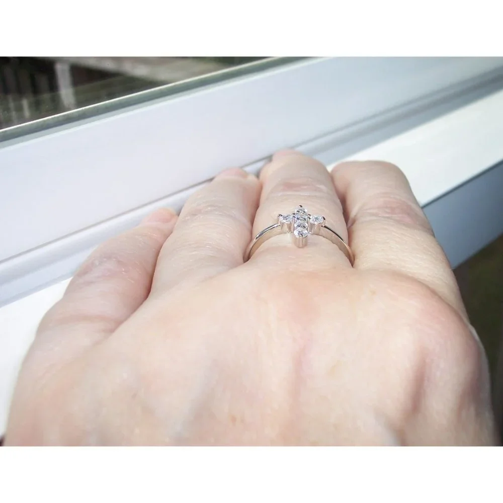 925 STERLING SILVER Dainty Cross Cubic Zirconia Ring - Picture 5 of 16